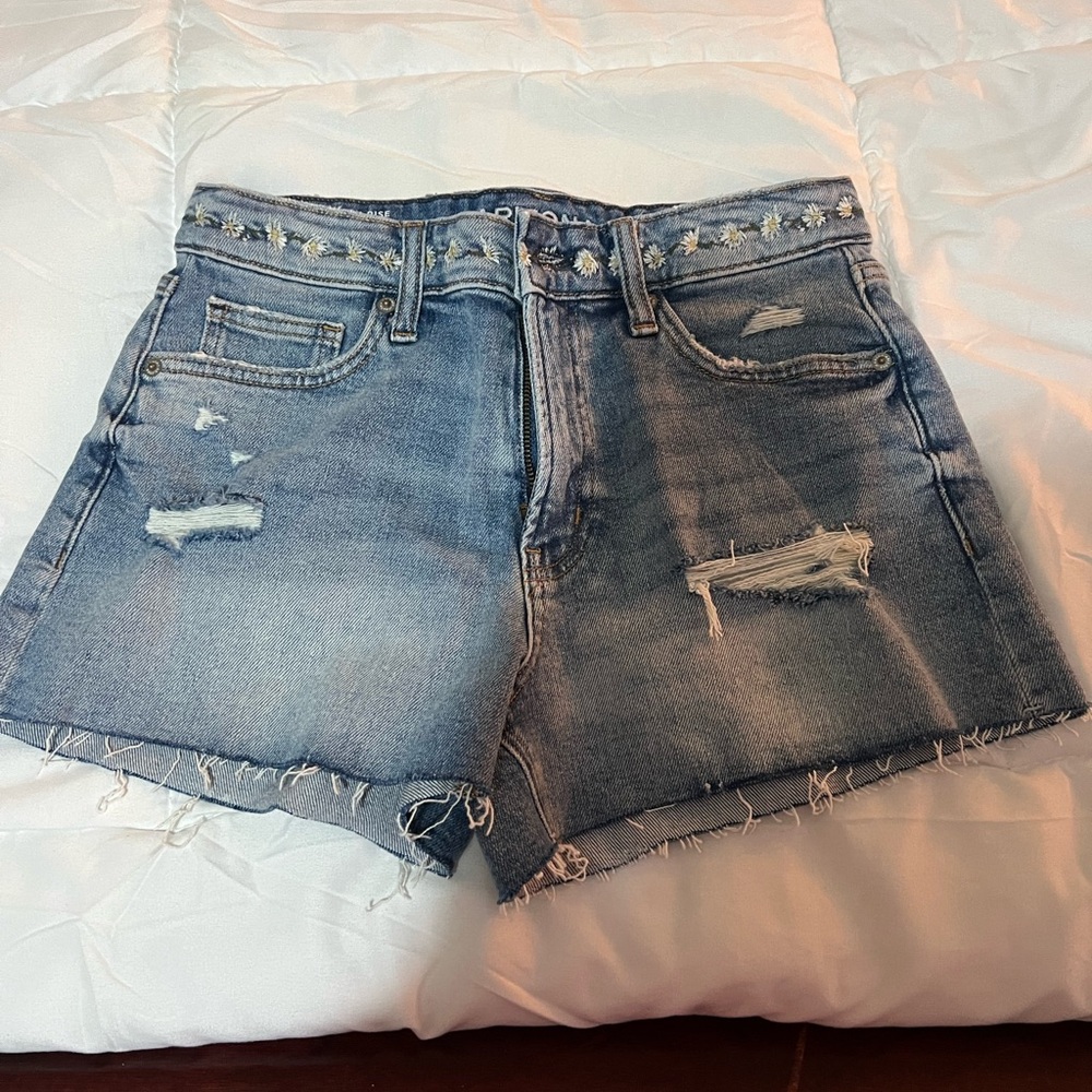 Arizona Jean Company Light Blue Distressed Jean Shorts